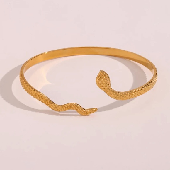 18K GOLD ADJUSTABLE BANGLE CUFF BRACELET, NICE BRACELET, CUTE BRACELET - Picture 7 of 7